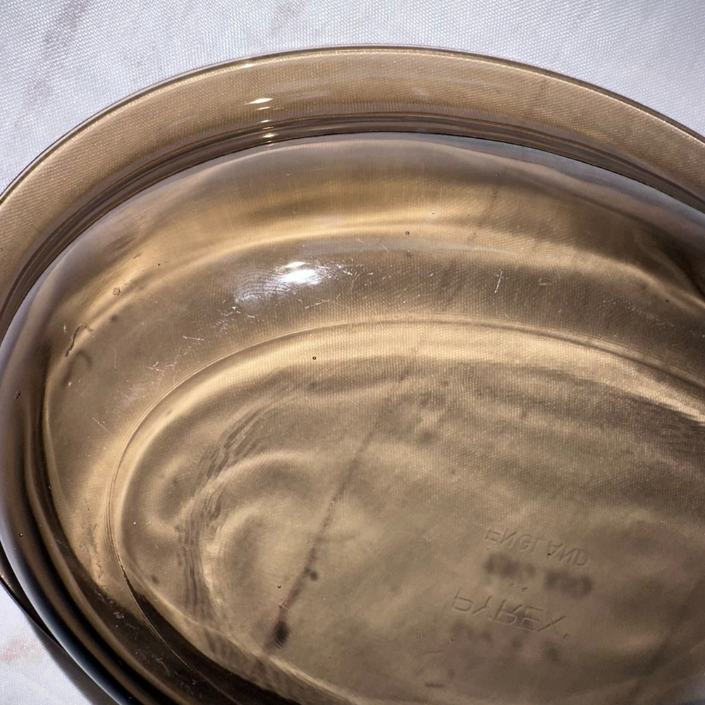 Vintage PYREX England Amber Glass Oval Casserole Dish 8 x 6 x 2 - Picture 2 of 10